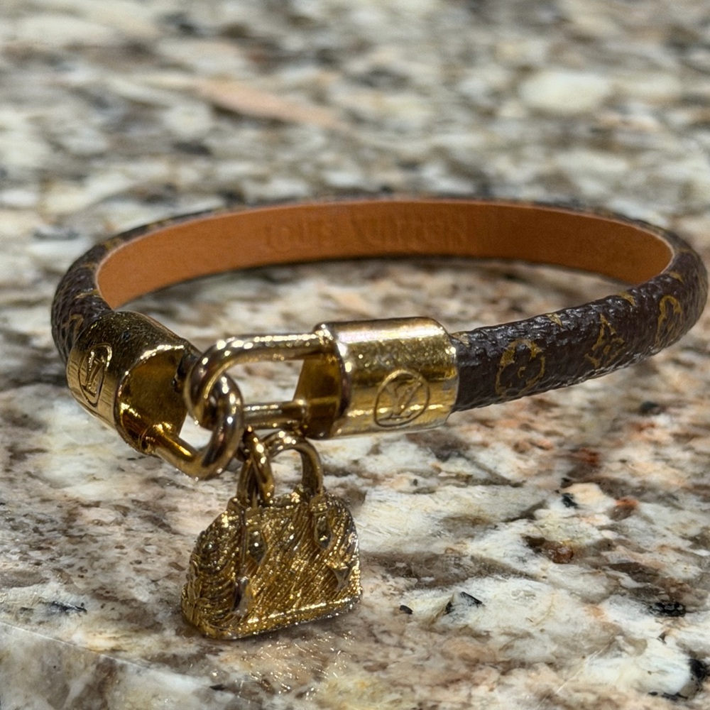 Louis Vuitton Monogram Alma Bracelet Size 19